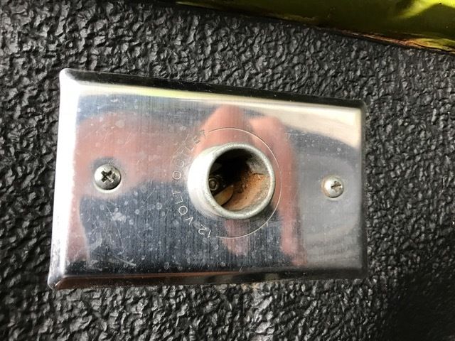 1978 white Volkswagen Bus/Vanagon bus