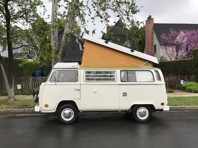 1978 white Volkswagen Bus/Vanagon bus