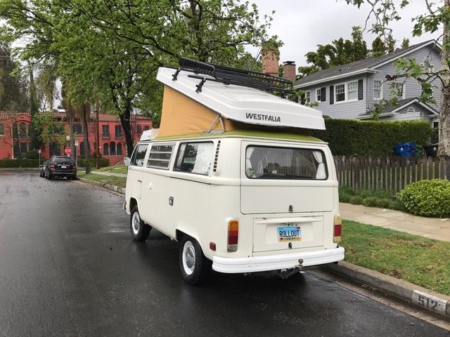 1978 white Volkswagen Bus/Vanagon bus