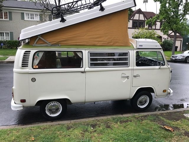 1978 white Volkswagen Bus/Vanagon bus