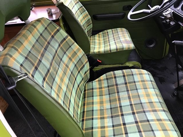 1978 white Volkswagen Bus/Vanagon bus