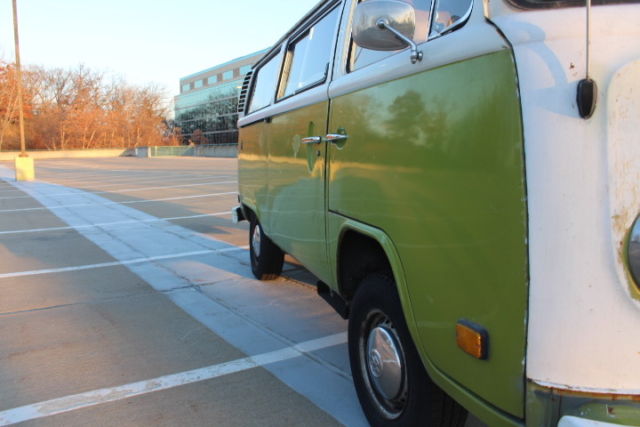 1978 Green Volkswagen Bus/Vanagon