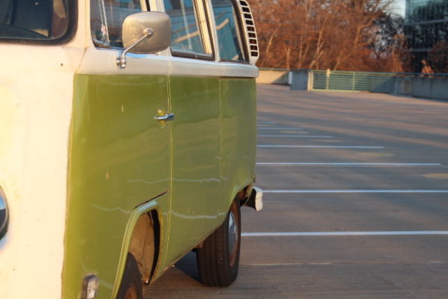 1978 Green Volkswagen Bus/Vanagon