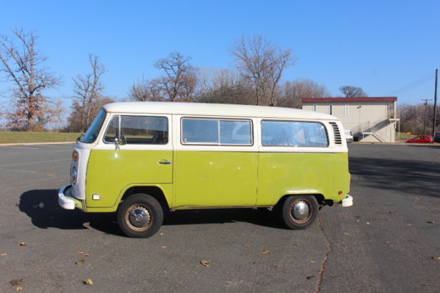 1978 Green Volkswagen Bus/Vanagon