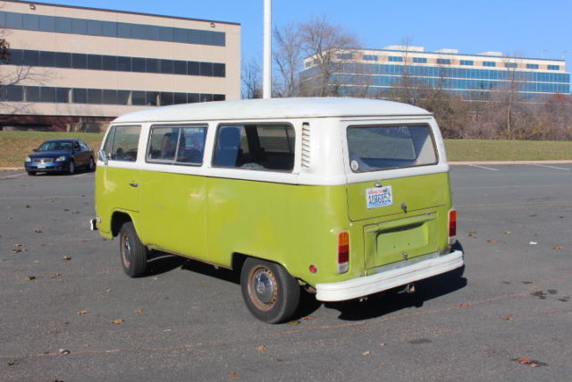 1978 Green Volkswagen Bus/Vanagon
