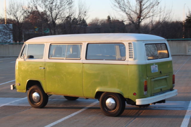 1978 Green Volkswagen Bus/Vanagon