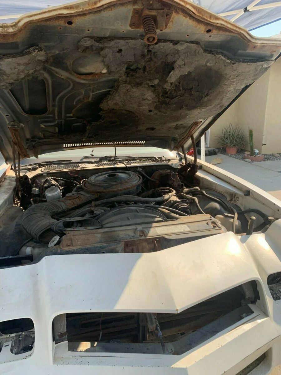 1978 White Chevrolet Camaro Coupe