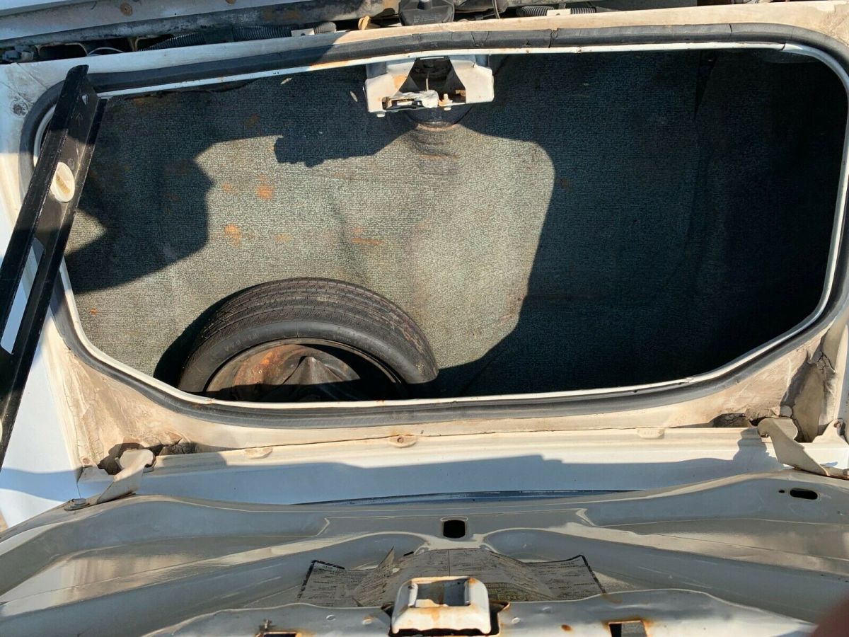 1978 White Chevrolet Camaro Coupe