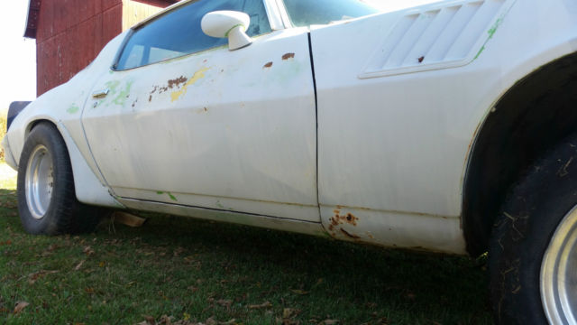 1978 White Chevrolet Camaro Coupe