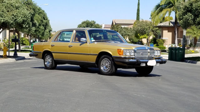 1979 Gold Mercedes-Benz 400-Series Sedan