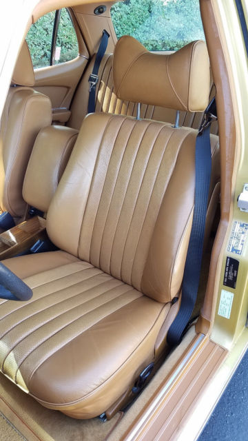 1979 Gold Mercedes-Benz 400-Series Sedan