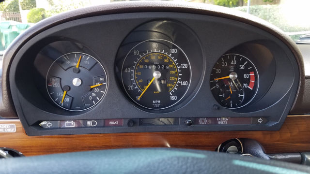 1979 Gold Mercedes-Benz 400-Series Sedan