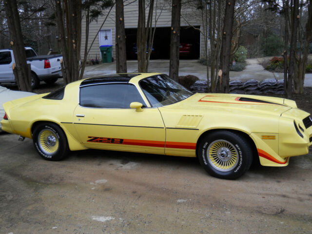 1979 Yellow Chevrolet Camaro Coupe