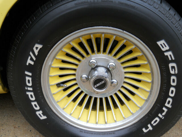 1979 Yellow Chevrolet Camaro Coupe