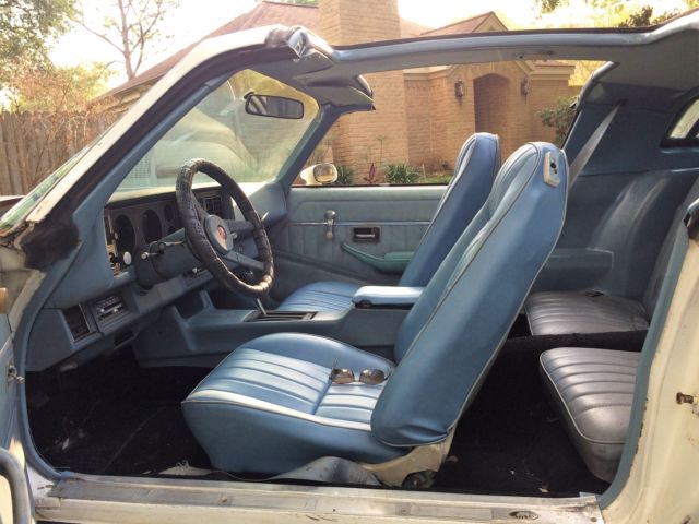 1979 White Chevrolet Camaro Coupe