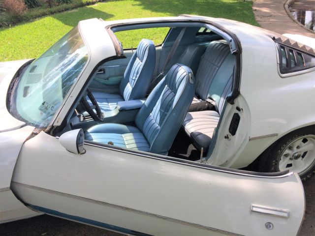 1979 White Chevrolet Camaro Coupe