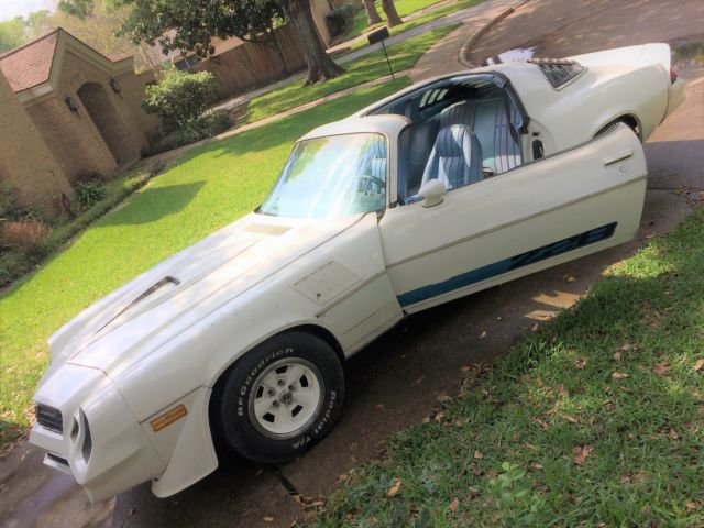 1979 White Chevrolet Camaro Coupe