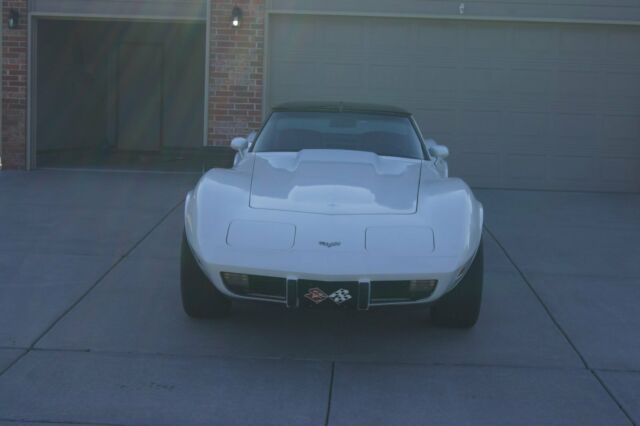 1979 White Chevrolet Corvette Coupe