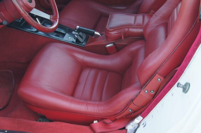 1979 White Chevrolet Corvette Coupe