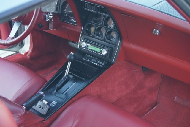 1979 White Chevrolet Corvette Coupe