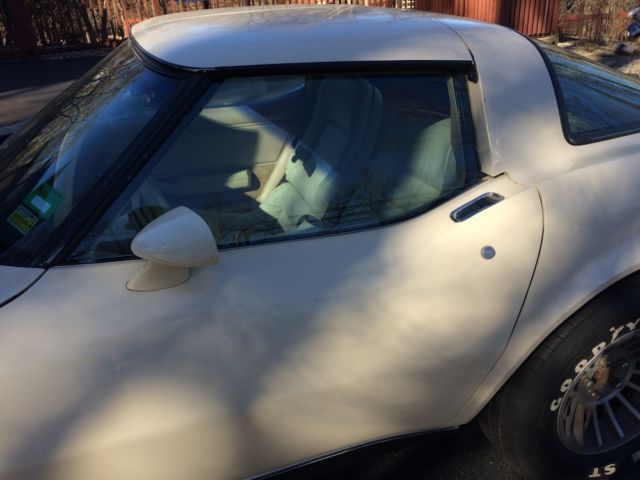 1979 Cream Chevrolet Corvette Coupe