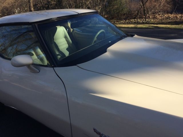 1979 Cream Chevrolet Corvette Coupe