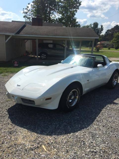 1979 White Chevrolet Corvette Coupe
