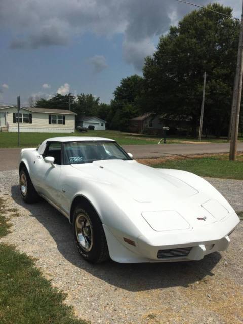 1979 White Chevrolet Corvette Coupe