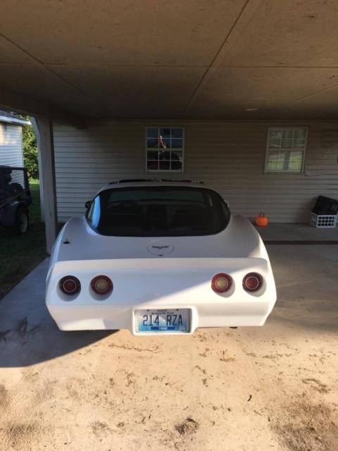 1979 White Chevrolet Corvette Coupe
