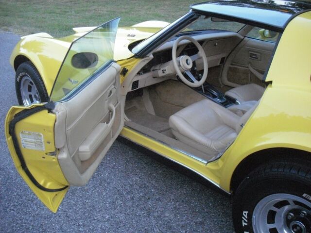 1979 Yellow Chevrolet Corvette Coupe