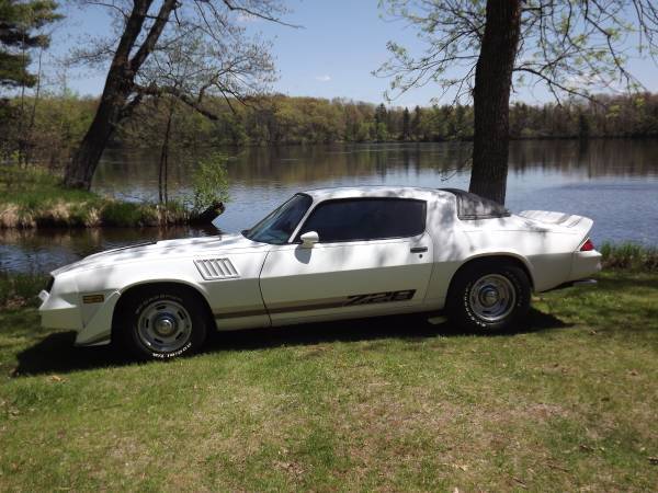 1979 White Chevrolet Camaro Coupe
