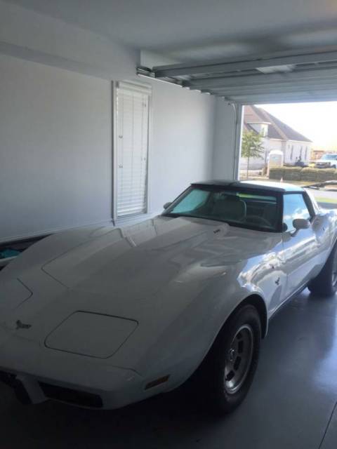 1979 White Chevrolet Corvette Coupe