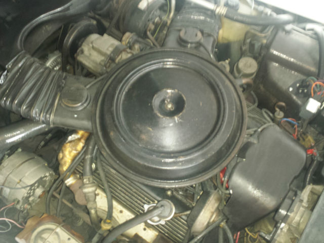 1979 White Chevrolet Corvette Coupe