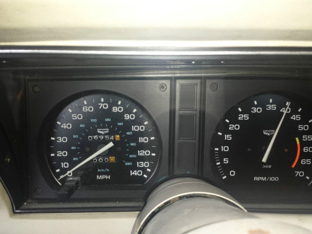 1979 White Chevrolet Corvette Coupe