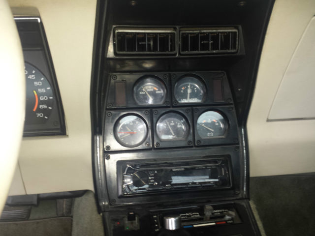 1979 White Chevrolet Corvette Coupe