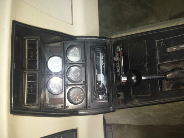 1979 White Chevrolet Corvette Coupe