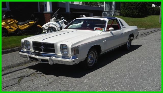 1979 White Chrysler 300 Series Sedan