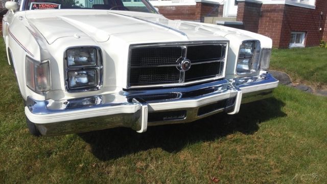 1979 White Chrysler 300 Series Sedan