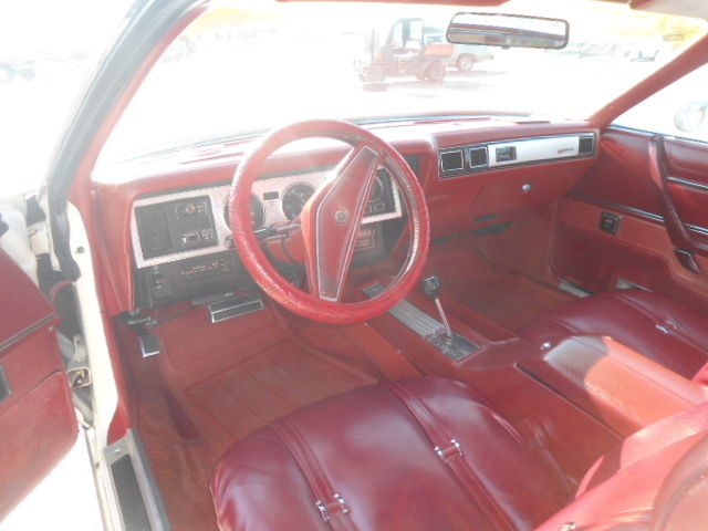 1979 White Chrysler 300 Series 2dr