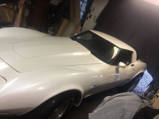 1979 White Chevrolet Corvette Coupe