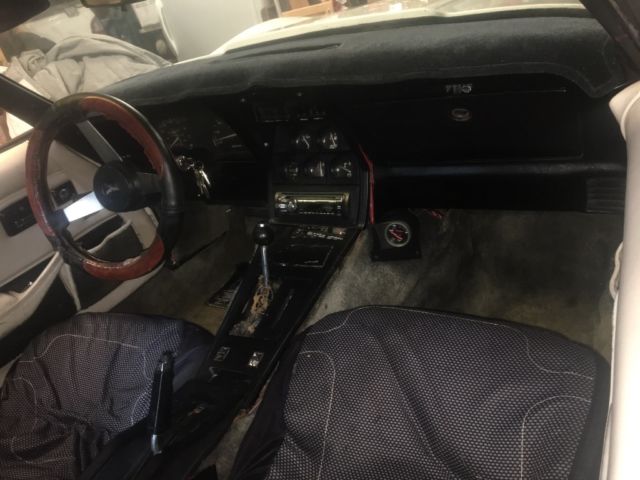 1979 White Chevrolet Corvette Coupe