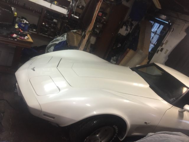 1979 White Chevrolet Corvette Coupe