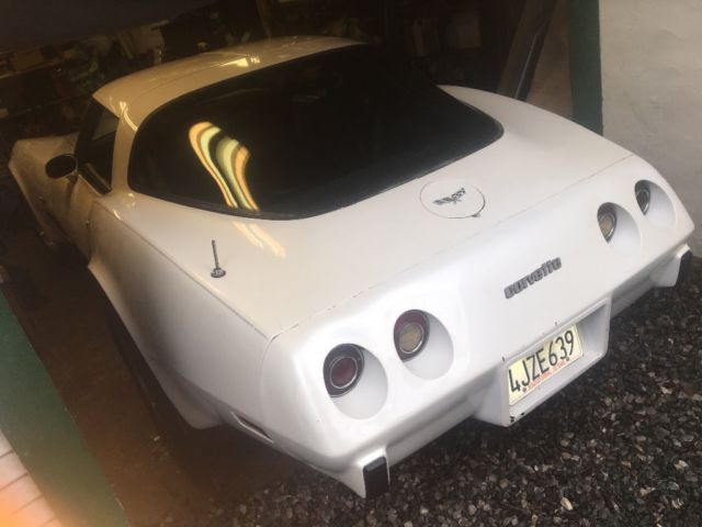1979 White Chevrolet Corvette Coupe