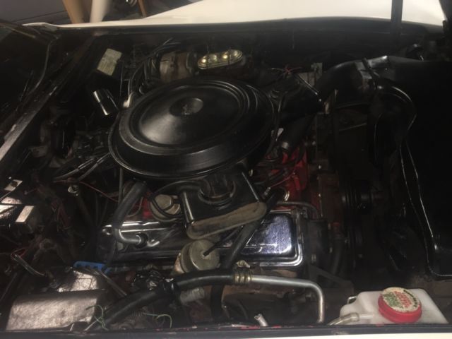 1979 White Chevrolet Corvette Coupe