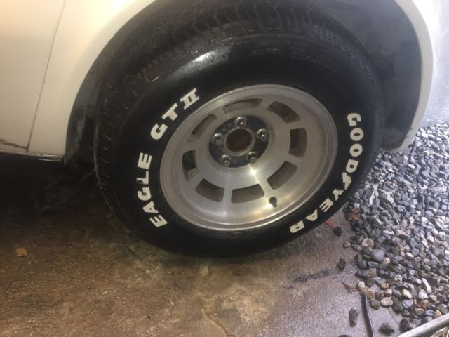 1979 White Chevrolet Corvette Coupe