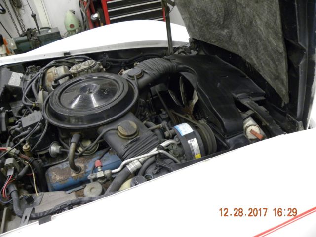 1979 White Chevrolet Corvette Coupe
