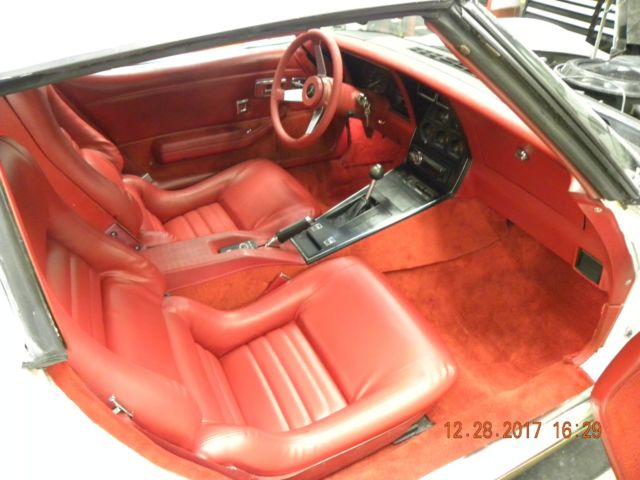 1979 White Chevrolet Corvette Coupe