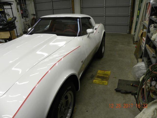 1979 White Chevrolet Corvette Coupe