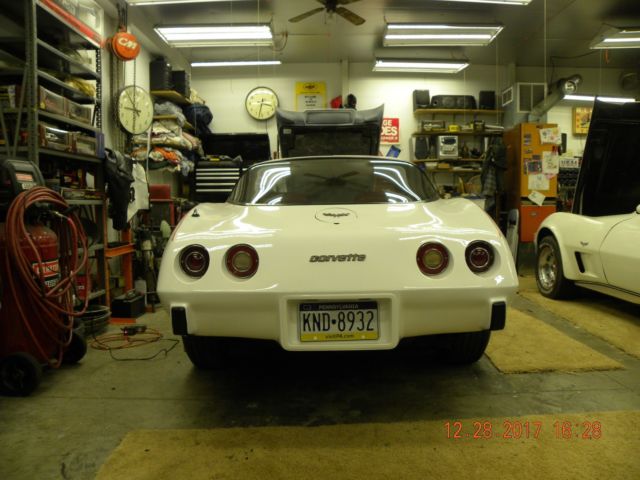 1979 White Chevrolet Corvette Coupe