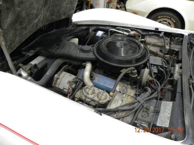 1979 White Chevrolet Corvette Coupe